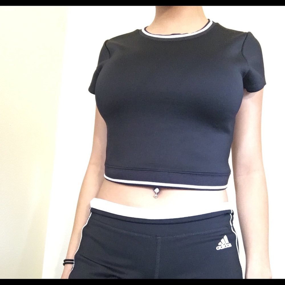 NEW BLACK CROP TOP